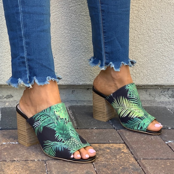 Paisley Print Open Toe Block Heel Mule - Picture 6 of 8